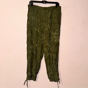 Anthropologie Green Embossed Ankle Jogger Pants Size M